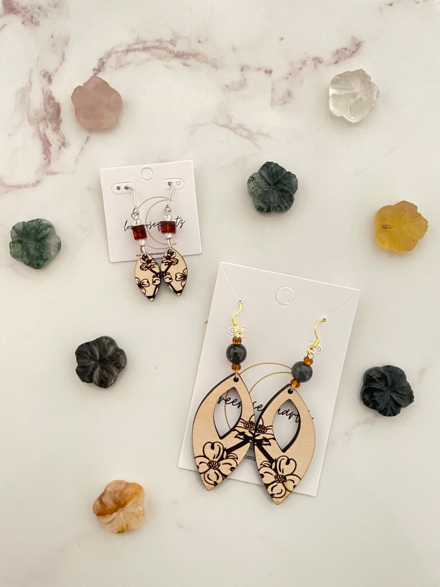 Amber Mini Wooden Teardrop Hibiscus